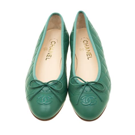 chanel cc quilted flats